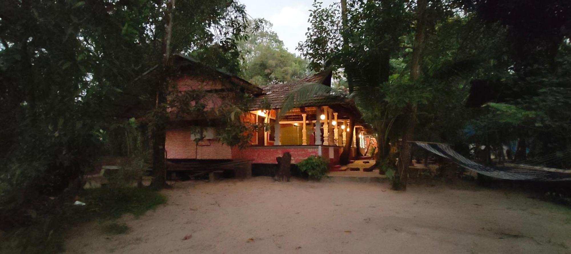 Abba Marari Beach Villas & Homestay Mararikulam Alappuzha Luaran gambar