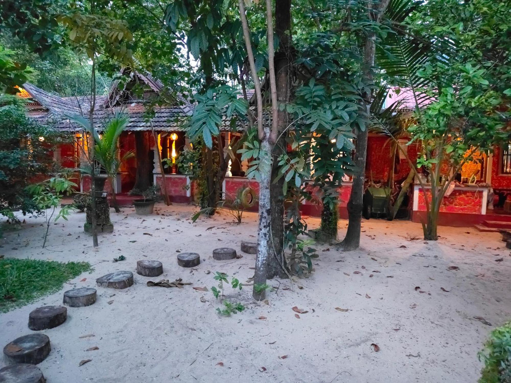 Abba Marari Beach Villas & Homestay Mararikulam Alappuzha Bilik gambar